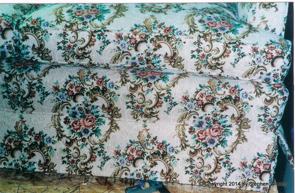 Campbell Loveseat 06
